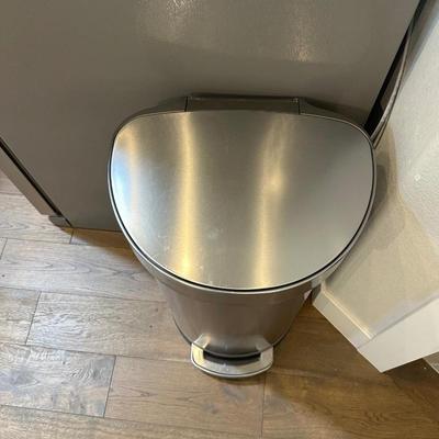 STAINLESS TRASH CAN