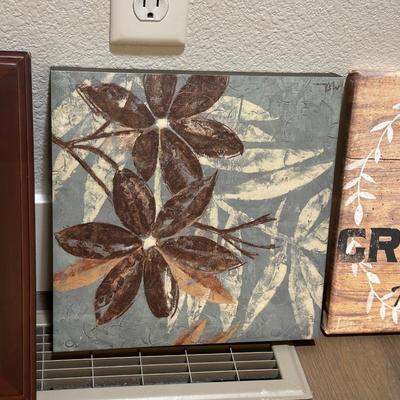 WALL DECOR AND HOT PLATES