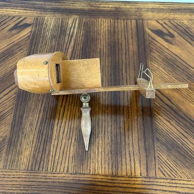 ANTIQUE STEREOSCOPE