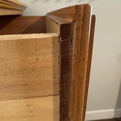 THOMASVILLE 5 DRAWER CHEST