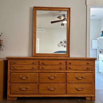 THOMASVILLE 9 DRAWER DRESSER WITH MIRROR