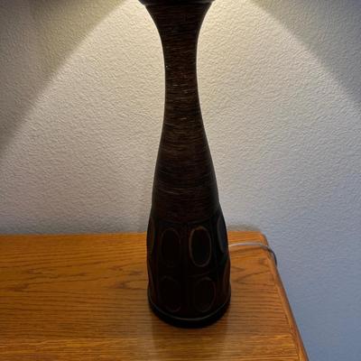 THOMASVILLE NIGHT STAND AND LAMP