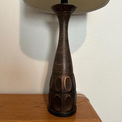 THOMASVILLE NIGHT STAND AND LAMP