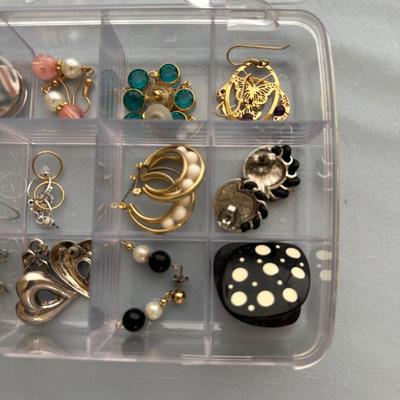 VARIETY OF PIERCED EARRINGS