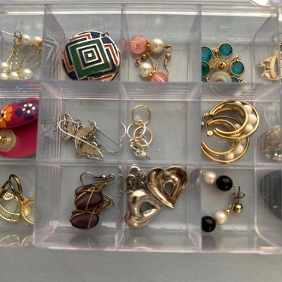 VARIETY OF PIERCED EARRINGS