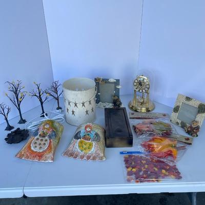 15 piece Decor lot, Italy Ceramic Wall Pockets