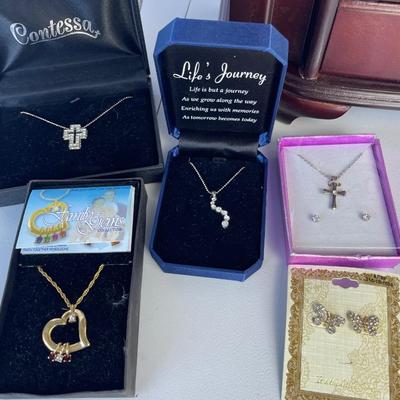 Tabletop Wooden Jewelry Box with Jewelry