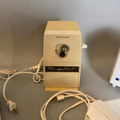 K874 Vintage Oster & Norelco Kitchen Appliance Bundle
