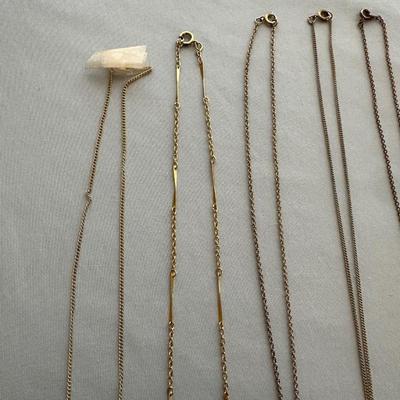 CHAIN NECKLACES WITH PENDANTS
