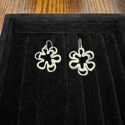 STERLING SILVER NECKLACE AND EARRINGS 11.22g