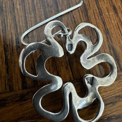 STERLING SILVER NECKLACE AND EARRINGS 11.22g