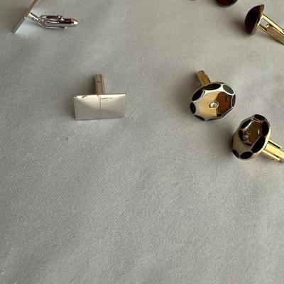 CUFFLINKS