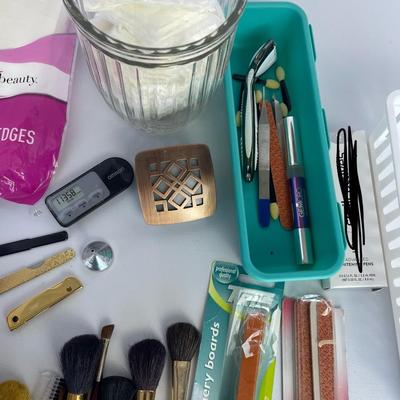 Beauty Bags and Brushes and more Lot