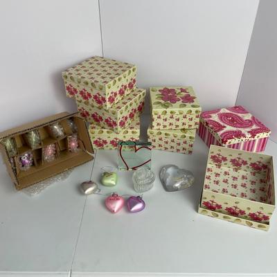 Valentines Decor, World Heart Paperweight