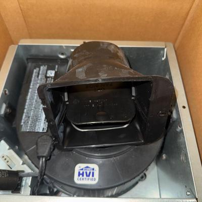 G923 Nutone AN80L Series Ventalation Fan Light