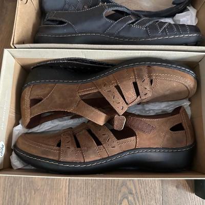 SIZE 8 LADIES SHOES