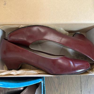 SIZE 8 LADIES HEELS