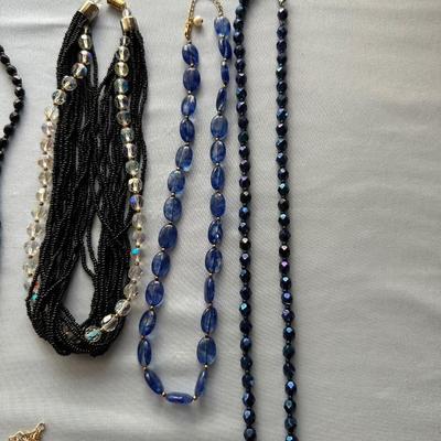 BEADED NECKLACES AND 2 STRING BRACELETS