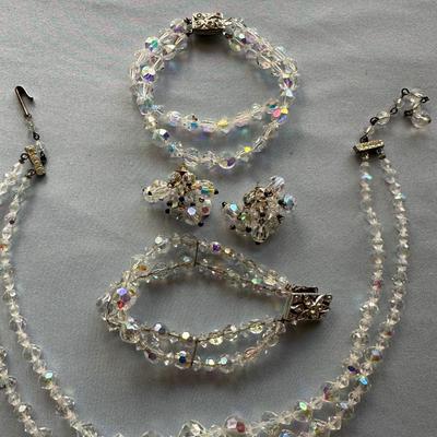 FANCY NECKLACE, EARINGS AND BRACELETS