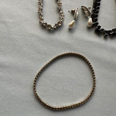 MORE NECKLACES, BRACELETS AND EARINGS