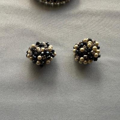 MORE NECKLACES, BRACELETS AND EARINGS
