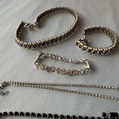 MORE NECKLACES, BRACELETS AND EARINGS