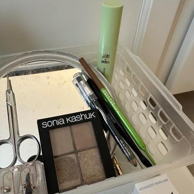 HAIR CARE WITH STORAGE BIN OF MAKEUP