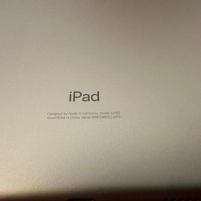 APPLE iPAD WITH CHARGER AND CASE