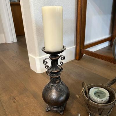 VANITY STOOL AND CANDLES