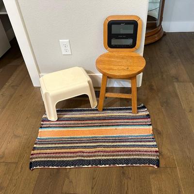 STEP STOOL, WOOD STOOL, DIGITAL CLOCK AND THROW RUG