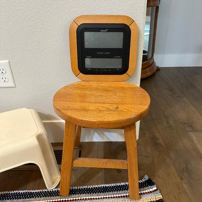 STEP STOOL, WOOD STOOL, DIGITAL CLOCK AND THROW RUG