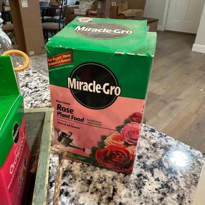 HOUSEPLANT CARE ITEMS