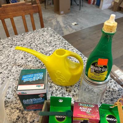 HOUSEPLANT CARE ITEMS