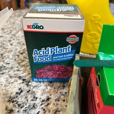 HOUSEPLANT CARE ITEMS