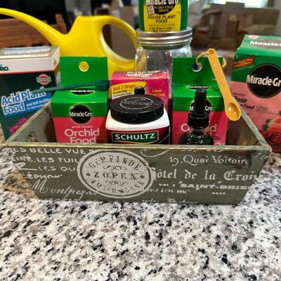 HOUSEPLANT CARE ITEMS