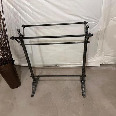 METAL QUILT RACK, MAGAZINE RACK AND CAN