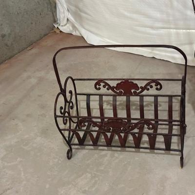METAL QUILT RACK, MAGAZINE RACK AND CAN