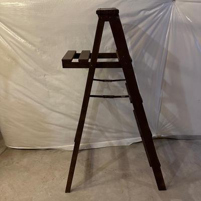 DISPLAY LADDER