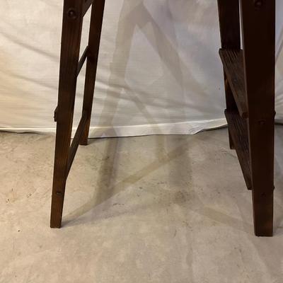 DISPLAY LADDER