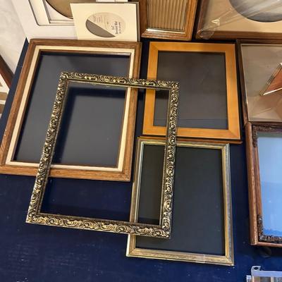 PICTURE FRAMES AND MATS