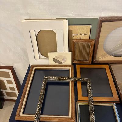 PICTURE FRAMES AND MATS