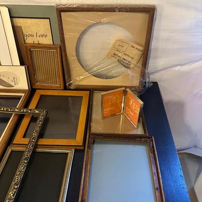 PICTURE FRAMES AND MATS