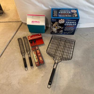 TRAVEL COOLER, MINIMATE COOLER AND GRILL ACCESSORIES