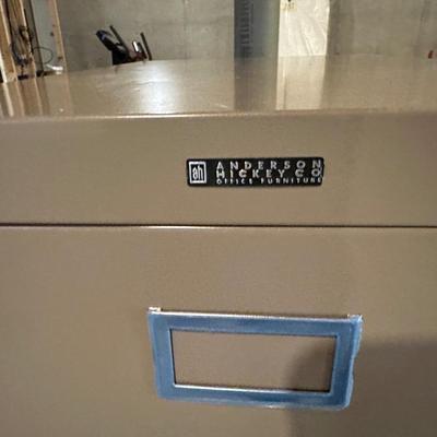 4 DRAWER AND 2 DRAWER METAL FILE CABINETS