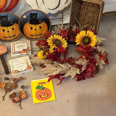 FALL/HALLOWEEN DECORATIONS