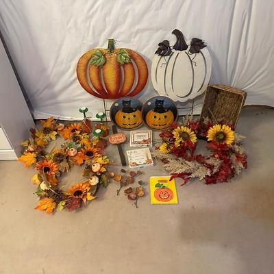 FALL/HALLOWEEN DECORATIONS