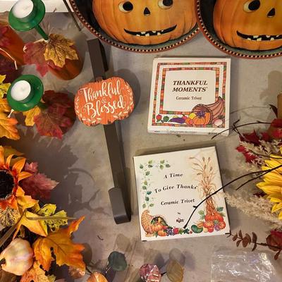 FALL/HALLOWEEN DECORATIONS