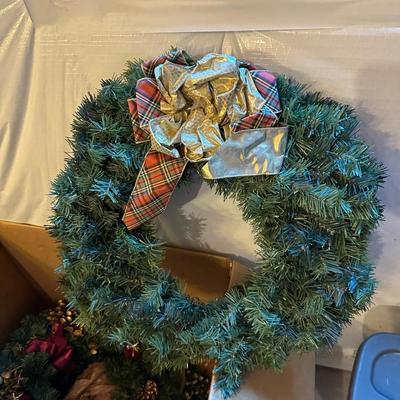 WREATHS, GIANT PINECONES AND OTHER CHRISTMAS DECOR