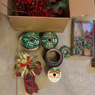 WREATHS, GIANT PINECONES AND OTHER CHRISTMAS DECOR