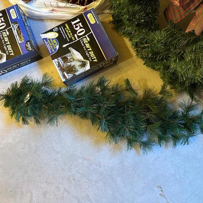 WREATHS, GIANT PINECONES AND OTHER CHRISTMAS DECOR
